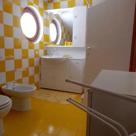 N93 - Numana, Deliziosa Mansarda In Centro Vista Mare Apartamento Numana