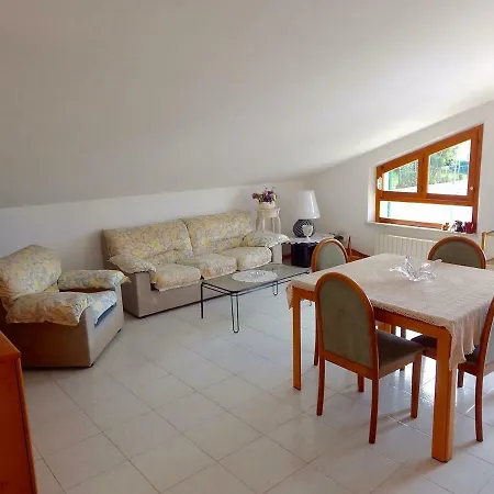 Apartmán N93 - Numana, Deliziosa Mansarda In Centro Vista Mare Numana