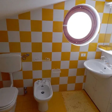 N93 - Numana, Deliziosa Mansarda In Centro Vista Mare Apartmán Numana